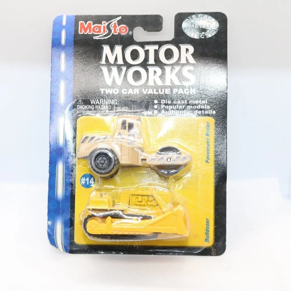 Maisto MotorWorks #14/ 2001 bulldozer and pavement roller new old stock